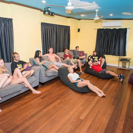 Castaways Backpackers Cairns-3