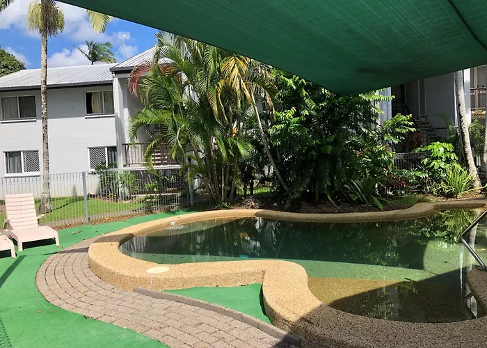 Coral Reef Apartments Cairns