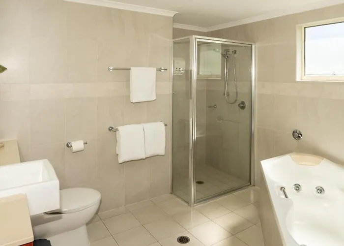 Waters Edge Apartment Cairns